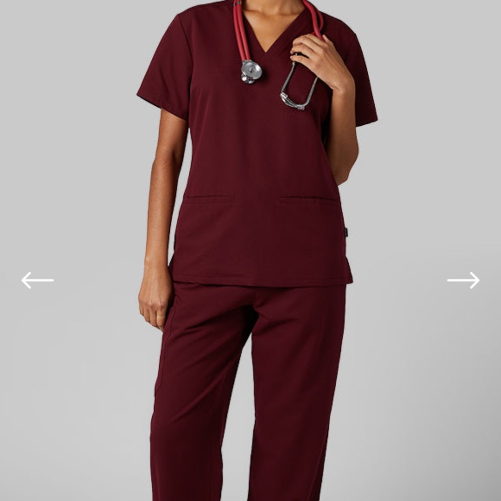 32 Degrees Women's Burgundy Scrub Set
